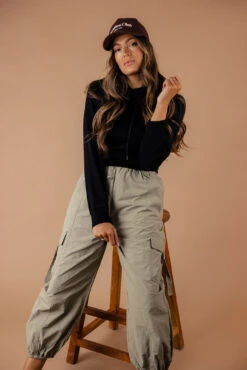 Below My Feet Hoodie 10 Below My Feet Hoodie -Arla Fashion 028A2529