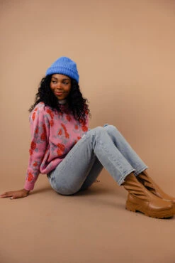 Strawberry Swirl Sweater -Arla Fashion 028A2803