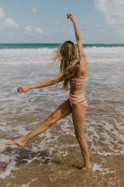 Daytona Stripe Detail Bottom -Arla Fashion 5G0A1952 abb76625 4daf 4117 b417 98b1b54df042