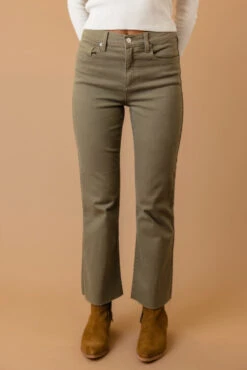 Hyrum High Rise Flare Leg Pants -Arla Fashion 7W4A0004 e38c4050 3d81 4631 a60e 02b73e896e11