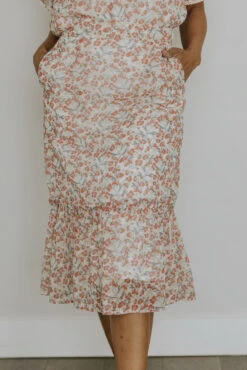 SALT Cressida Floral Ruffle Skirt 29 SALT Cressida Floral Ruffle Skirt -Arla Fashion 7W4A0098 f6f5f2c2 c621 4a74 80bf ab1b839ed90d