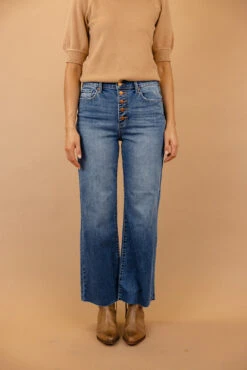 Ruby High Rise Wide Leg Jeans -Arla Fashion 7W4A0155 0e50d625 55eb 4691 9196 5ab33fb39ead