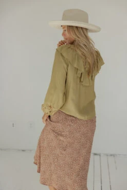 SALT Kensington Ruffle Blouse -Arla Fashion 7W4A0164 12b80c24 6360 47ad be02 ddd32c93929e