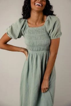 Stars And Butterflies Smocked Midi -Arla Fashion 7W4A0297 20ef8336 d67b 4595 bf29 49fec93c7c36