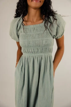 Stars And Butterflies Smocked Midi -Arla Fashion 7W4A0301 2a068e92 8aad 44ca a3a1 2b7c6afaa49b