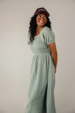 Stars And Butterflies Smocked Midi -Arla Fashion 7W4A0326 a6fb8349 ce4c 40cc 83f4 b2faeea59de2