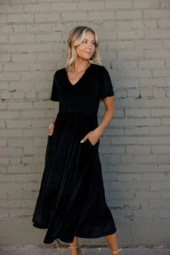 New Moon Flutter Sleeve Velvet Dress -Arla Fashion 7W4A1077 5aabf70a 7fda 4076 90d0 1363359fd525