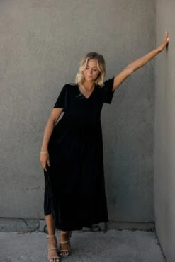 New Moon Flutter Sleeve Velvet Dress -Arla Fashion 7W4A1097 6bb68645 5155 4f79 8e7a 8fd4fc01a0ab