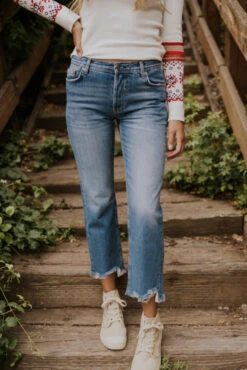 Free People Maggie Mid-Rise Straight Jeans 23 Free People Maggie Mid-Rise Straight Jeans -Arla Fashion 7W4A1335 961cde1e b244 484d 87d6 72d4eb653556