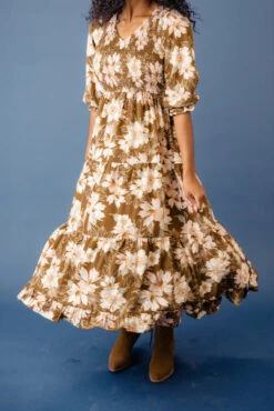 Hold Me Closer Smocked Floral Dress -Arla Fashion 7W4A2061 922b6391 1d8b 4370 b5f0 0a58c1d278fe