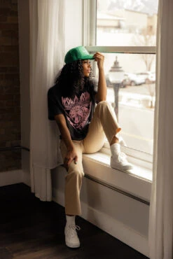 World Tour Leopard Graphic Tee -Arla Fashion 7W4A2124