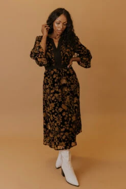 SALT Barrington Hills Floral Burnout Dress 27 SALT Barrington Hills Floral Burnout Dress -Arla Fashion 7W4A2172