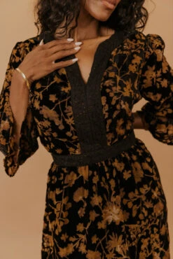 SALT Barrington Hills Floral Burnout Dress 29 SALT Barrington Hills Floral Burnout Dress -Arla Fashion 7W4A2178 d4f3f111 c247 4c84 b65f e5d88ef76ce9