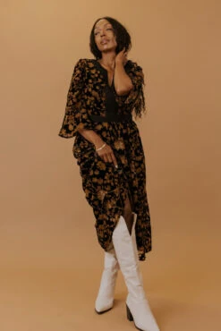 SALT Barrington Hills Floral Burnout Dress 30 SALT Barrington Hills Floral Burnout Dress -Arla Fashion 7W4A2187 51125c4f 14b4 425d b46c 7dc91fea37d9