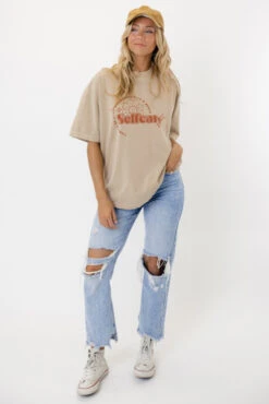 The Selfcare Graphic Tee -Arla Fashion 7W4A2247 870636e7 3ba1 4c6b b298 53c1dc5f4664