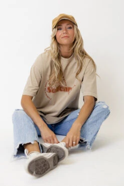 The Selfcare Graphic Tee -Arla Fashion 7W4A2261 03e2a809 93b3 4786 8577 3783b53b1f02