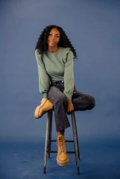 Meant To Be Ruffle Sweater 27 Meant To Be Ruffle Sweater -Arla Fashion 7W4A2285 1f53cafe 459a 4836 b057 242087a9dc92