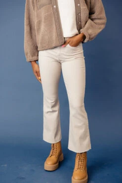 Hyrum High Rise Flare Leg Pants -Arla Fashion 7W4A2445 39a616a0 23cd 4cde 88fb 6beac3403d1f