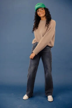 Head Full Of Dreams Sweater -Arla Fashion 7W4A2515 820c6781 b60f 4dd7 8672 02b1411e8cd0