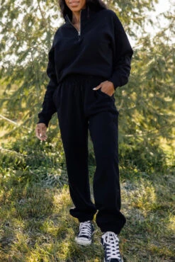 Gold Rush Jogger Set -Arla Fashion 7W4A3656 3ad68af5 5a74 4d9c 8dd7 e4727deff9a3