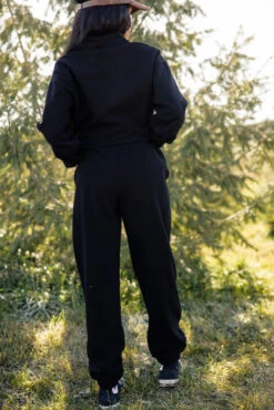 Gold Rush Jogger Set -Arla Fashion 7W4A3661 0a695e52 d6ea 490e a649 27fb43a09521