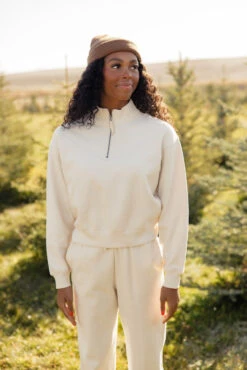 Gold Rush Jogger Set -Arla Fashion 7W4A3920 b96b297c e7e5 4078 8e8a 66c03b3c20b2