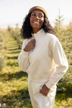 Gold Rush Jogger Set -Arla Fashion 7W4A3951