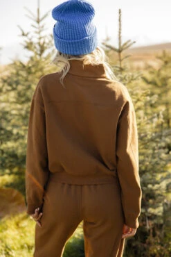 Gold Rush Jogger Set -Arla Fashion 7W4A3991 1956dc1a 30bb 4c44 b5a0 1ac185f27729