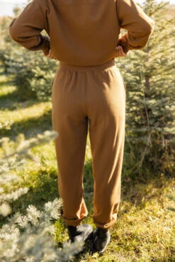 Gold Rush Jogger Set -Arla Fashion 7W4A3995