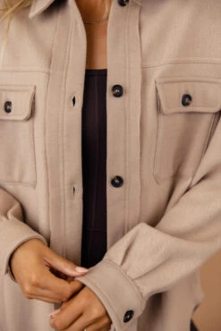 Lucien Patch Pocket Shacket -Arla Fashion 7W4A4254 82717b27 fd72 4356 9e41 bd2dc5666e8f