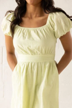 Willow Puff Sleeve Dress -Arla Fashion 7W4A4578 901ee31f c92a 48f4 bacc 4e3dc4fee373