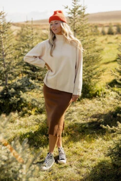 Brightly Shining Midi Skirt -Arla Fashion 7W4A4618 26d6a292 edf7 4d87 b657 81ae941bf99a