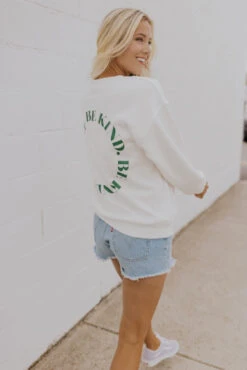 Be Kind Pullover -Arla Fashion 7W4A4689 d3cab878 4cce 4c03 88d0 955d0533f576