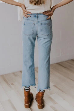 Free People Maggie Mid-Rise Straight Jeans 31 Free People Maggie Mid-Rise Straight Jeans -Arla Fashion 7W4A4994