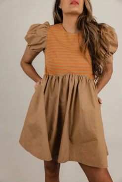 At The Wake Puff Sleeve Flare Dress -Arla Fashion 7W4A5001