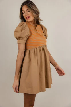 At The Wake Puff Sleeve Flare Dress -Arla Fashion 7W4A5010 f05d47eb 9268 4cdd bd72 804e27ed6a7f