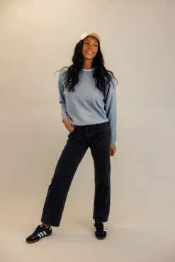 Free People Risk Taker Mid Rise Straight Jeans -Arla Fashion 7W4A5517 a0576445 7a94 4f46 bba0 95ca35cf74a3