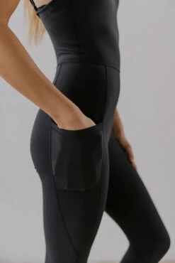 The Madonna Bodysuit -Arla Fashion 7W4A5667 bd3a8044 1c28 4857 8f33 09e435fb3154