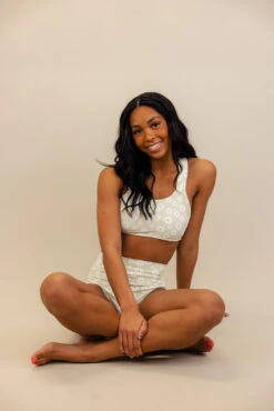 Hazy Daisy Bikini Top -Arla Fashion 7W4A5694 71195c61 a441 4d17 aeae 060b4f514d65