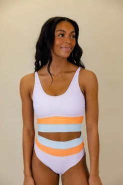 Sunset Sail Colorblock Bikini Top -Arla Fashion 7W4A5732 82c4f725 8b32 4306 8681 75ab37170d8b