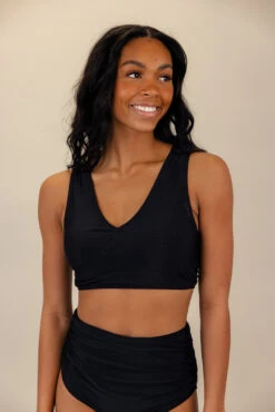 Black Switch V Crop 14 Black Switch V Crop -Arla Fashion 7W4A5919