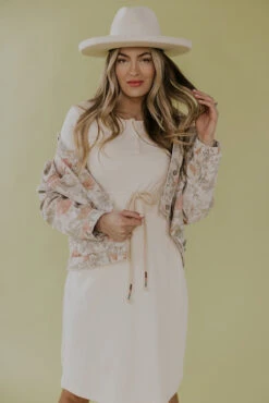 Half Moon Eyes MOM Dress -Arla Fashion 7W4A6235 22e1c971 685f 4196 bab0 e4745ff995f8