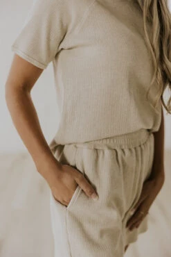 The Peggy Ribbed Shorts -Arla Fashion 7W4A6503 c2f79141 3540 44a5 bbd0 3cf249da64e4