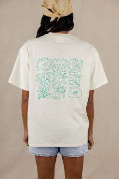 Keep Growing Graphic Tee -Arla Fashion 7W4A7018