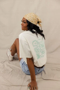 Keep Growing Graphic Tee -Arla Fashion 7W4A7033