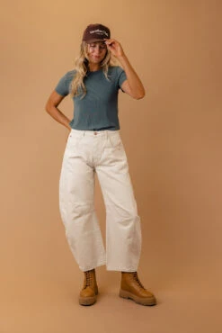 Sadie Solid Tee -Arla Fashion 7W4A7099 Original