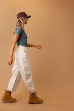 Sadie Solid Tee -Arla Fashion 7W4A7101 1426c17e e0a4 47b4 b32d 0da5f0ea03d9