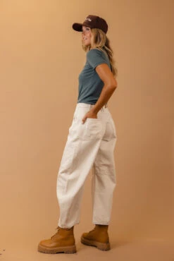 Free People Good Luck Mid Rise Barrel Jeans -Arla Fashion 7W4A7117 e32baef6 f7bb 487d a3ad 043ed6940395