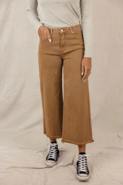 Laurie High Rise Raw Edge Pants 15 Laurie High Rise Raw Edge Pants -Arla Fashion 7W4A7190