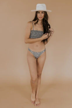 Rylee + Cru Dark Floral Bikini Bottom 17 Rylee + Cru Dark Floral Bikini Bottom -Arla Fashion 7W4A7360